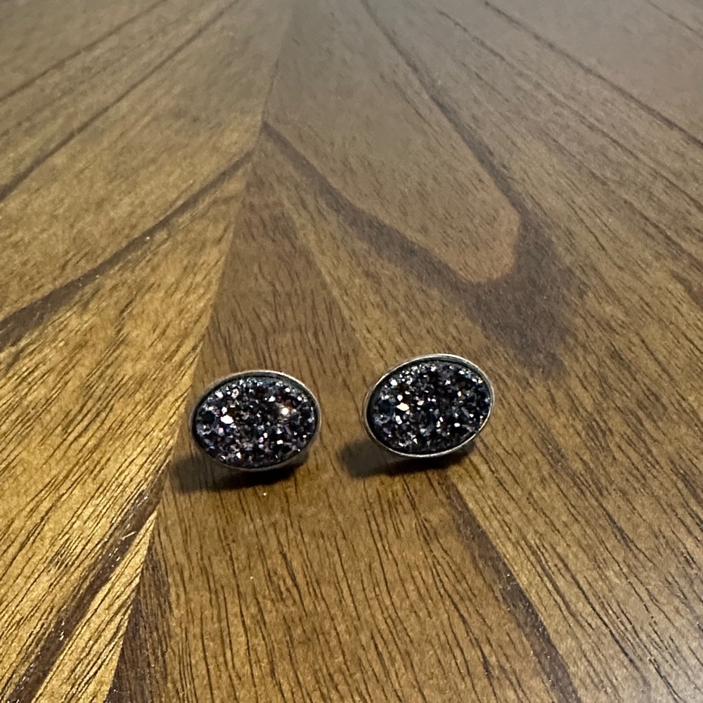 Mudd Oval Druzy Stud Earrings in Dark Grey